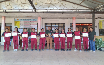 Pembagian Sertifikat dan Hadiah Semarak HUT RI ke-81 SMA Negeri 1 Fatuleu