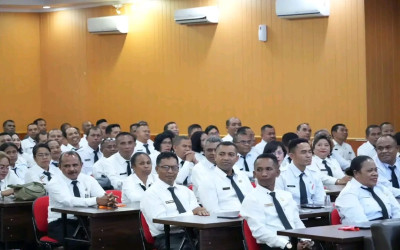 KEPALA SMA NEGERI 1 FATULEU MENGIKUTI DIKLAT BAKAL CALON KEPALA SEKOLAH TAHUN 2026
